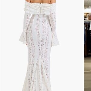 House of CB Belle Off-Shoulder Long Mermaid Gown in cream size M